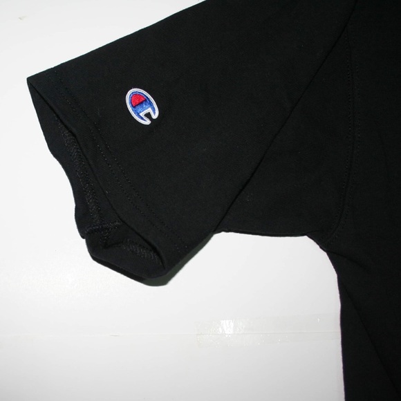 🚨SOLD🚨Champion Men’s Size Large Black Logo Plain Minimalist Style - Picture 2 of 4